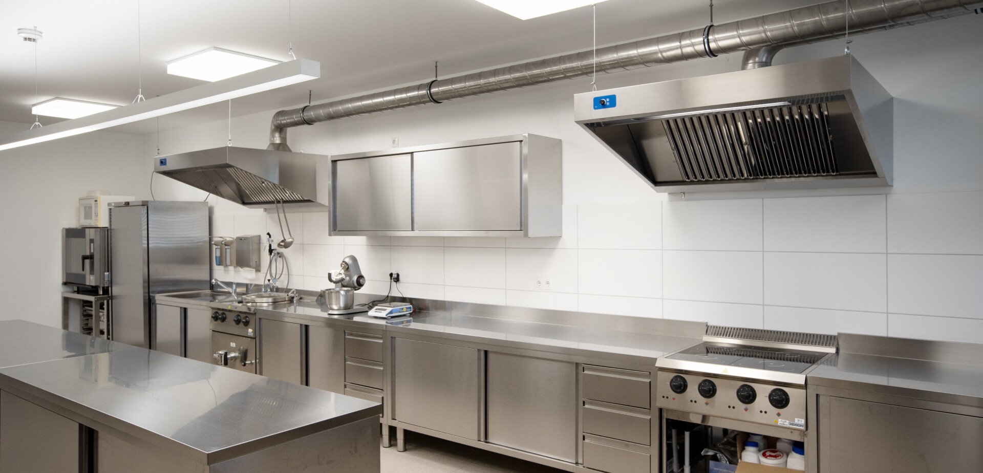Conversion in Altendorf - administration, development kitchen and laboratory
